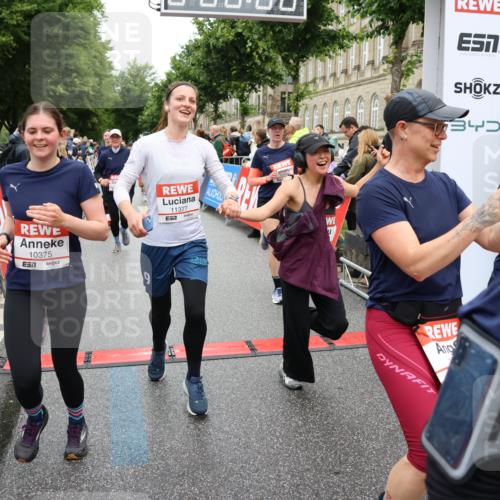 14.06.2026 - REWE Women's Run Strokosch-Dieckow http://msf.ph/oto/9785347 14.06.2026 10:03:49 Ziel 10017, 10268, 10375, 10483, 10528, 10529, 10551, 10683, 10724, 10750, 10798, 10898, 10931, 10938, 10953, 10983, 11115, 11158, 11243, 11254, 11288, 11310, 11377, 11397, 11531 meine-sportfotos.de