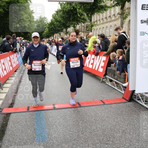 14.06.2026 - REWE Women's Run Strokosch-Dieckow http://msf.ph/oto/9785374 14.06.2026 10:03:50 Ziel 10017, 10268, 10375, 10483, 10528, 10529, 10551, 10683, 10724, 10750, 10798, 10898, 10931, 10938, 10953, 10983, 11006, 11115, 11158, 11243, 11254, 11288, 11310, 11377, 11397, 11402, 11531 meine-sportfotos.de