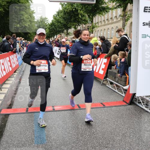 14.06.2026 - REWE Women's Run Strokosch-Dieckow http://msf.ph/oto/9785392 14.06.2026 10:03:51 Ziel 10017, 10268, 10375, 10483, 10528, 10529, 10551, 10683, 10724, 10750, 10798, 10898, 10931, 10953, 10983, 11006, 11115, 11158, 11243, 11254, 11288, 11310, 11377, 11397, 11402, 11442, 11531 meine-sportfotos.de