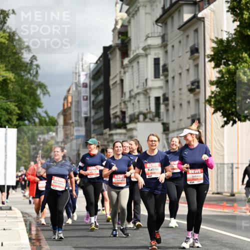 14.06.2026 - REWE Women's Run Dr. Thomas Lammeyer http://msf.ph/oto/9785411 14.06.2026 10:55:41 Laufen 6022, 6068 meine-sportfotos.de