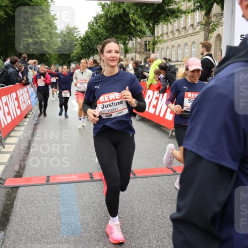 14.06.2026 - REWE Women's Run Strokosch-Dieckow http://msf.ph/oto/9785418 14.06.2026 10:03:52 Ziel 10017, 10268, 10375, 10441, 10483, 10528, 10529, 10551, 10683, 10724, 10750, 10798, 10898, 10931, 10953, 11006, 11115, 11158, 11243, 11254, 11288, 11310, 11377, 11397, 11402, 11442, 11531 meine-sportfotos.de