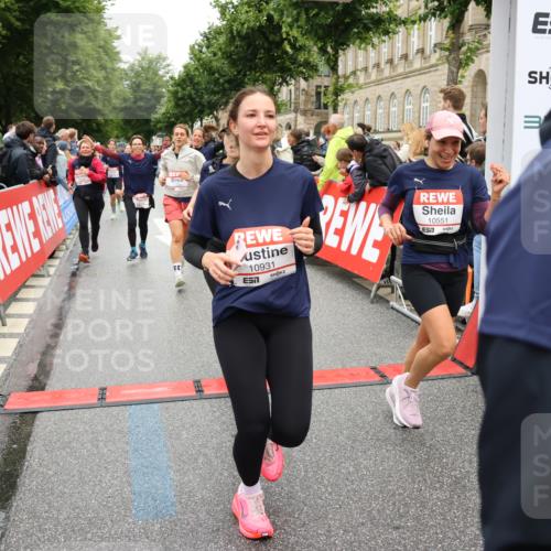 14.06.2026 - REWE Women's Run Strokosch-Dieckow http://msf.ph/oto/9785422 14.06.2026 10:03:52 Ziel 10017, 10268, 10375, 10441, 10483, 10528, 10529, 10551, 10683, 10724, 10750, 10798, 10898, 10931, 10953, 11006, 11115, 11158, 11243, 11254, 11288, 11310, 11377, 11397, 11402, 11442, 11531 meine-sportfotos.de