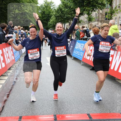 14.06.2026 - REWE Women's Run Strokosch-Dieckow http://msf.ph/oto/9785593 14.06.2026 10:04:05 Ziel 10011, 10013, 10301, 10368, 10415, 10603, 10900, 10996, 11080 meine-sportfotos.de