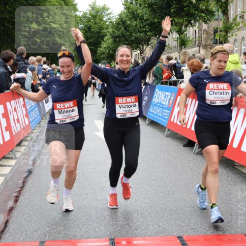 14.06.2026 - REWE Women's Run Strokosch-Dieckow http://msf.ph/oto/9785597 14.06.2026 10:04:05 Ziel 10011, 10013, 10301, 10368, 10415, 10603, 10900, 10996, 11080 meine-sportfotos.de