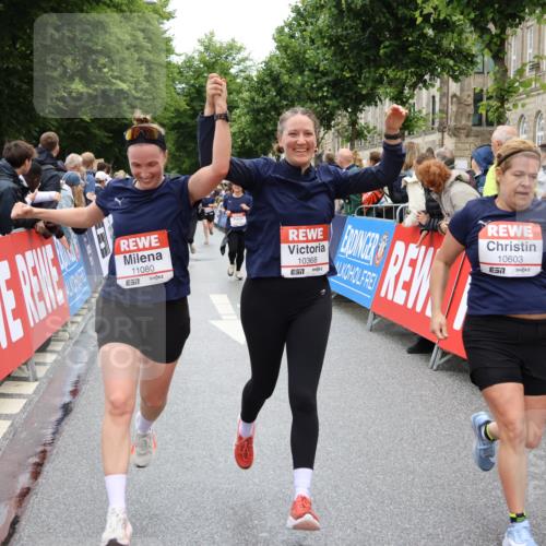 14.06.2026 - REWE Women's Run Strokosch-Dieckow http://msf.ph/oto/9785606 14.06.2026 10:04:05 Ziel 10011, 10013, 10301, 10368, 10415, 10603, 10900, 10996, 11080 meine-sportfotos.de