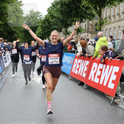 14.06.2026 - REWE Women's Run Strokosch-Dieckow http://msf.ph/oto/9785620 14.06.2026 10:04:08 Ziel 10227, 10301, 10368, 10415, 10476, 10603, 10900, 10996, 11080, 11333 meine-sportfotos.de