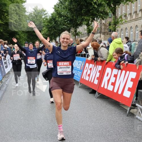 14.06.2026 - REWE Women's Run Strokosch-Dieckow http://msf.ph/oto/9785629 14.06.2026 10:04:08 Ziel 10227, 10301, 10368, 10415, 10476, 10603, 10900, 10996, 11080, 11333 meine-sportfotos.de