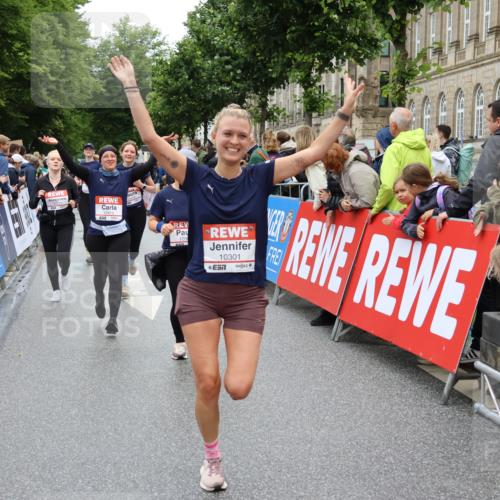 14.06.2026 - REWE Women's Run Strokosch-Dieckow http://msf.ph/oto/9785635 14.06.2026 10:04:08 Ziel 10227, 10301, 10368, 10415, 10476, 10603, 10900, 10996, 11080, 11333 meine-sportfotos.de