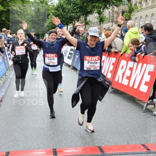 14.06.2026 - REWE Women's Run Strokosch-Dieckow http://msf.ph/oto/9785643 14.06.2026 10:04:09 Ziel 10227, 10276, 10301, 10368, 10415, 10448, 10476, 10603, 10900, 10996, 11080, 11333 meine-sportfotos.de