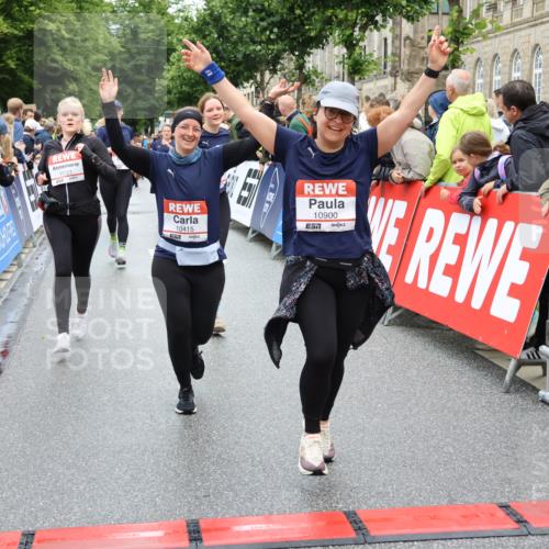 14.06.2026 - REWE Women's Run Strokosch-Dieckow http://msf.ph/oto/9785647 14.06.2026 10:04:09 Ziel 10227, 10276, 10301, 10368, 10415, 10448, 10476, 10603, 10900, 10996, 11080, 11333 meine-sportfotos.de