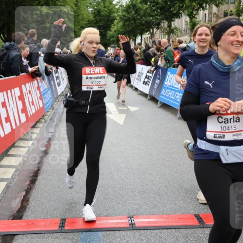 14.06.2026 - REWE Women's Run Strokosch-Dieckow http://msf.ph/oto/9785683 14.06.2026 10:04:10 Ziel 10227, 10276, 10301, 10368, 10415, 10448, 10476, 10603, 10900, 11080, 11333 meine-sportfotos.de