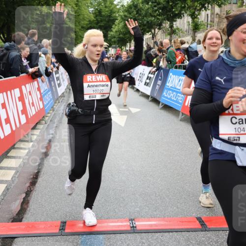 14.06.2026 - REWE Women's Run Strokosch-Dieckow http://msf.ph/oto/9785688 14.06.2026 10:04:10 Ziel 10227, 10276, 10301, 10368, 10415, 10448, 10476, 10603, 10900, 11080, 11333 meine-sportfotos.de