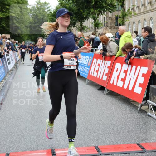 14.06.2026 - REWE Women's Run Strokosch-Dieckow http://msf.ph/oto/9785717 14.06.2026 10:04:12 Ziel 10227, 10276, 10301, 10368, 10415, 10448, 10476, 10603, 10900, 11080, 11333 meine-sportfotos.de