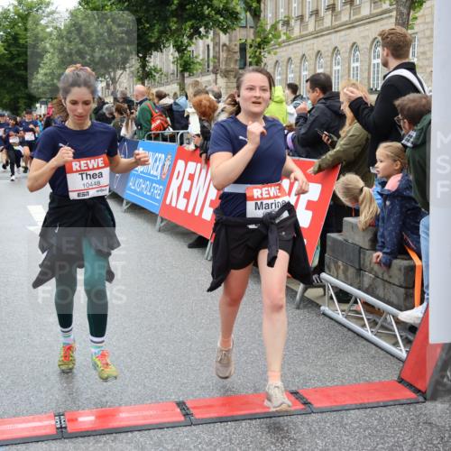 14.06.2026 - REWE Women's Run Strokosch-Dieckow http://msf.ph/oto/9785746 14.06.2026 10:04:14 Ziel 10227, 10276, 10301, 10415, 10448, 10476, 10900, 11108, 11333 meine-sportfotos.de