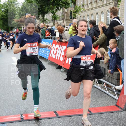 14.06.2026 - REWE Women's Run Strokosch-Dieckow http://msf.ph/oto/9785755 14.06.2026 10:04:14 Ziel 10227, 10276, 10301, 10415, 10448, 10476, 10900, 11108, 11333 meine-sportfotos.de