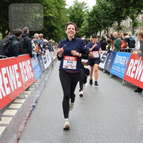 14.06.2026 - REWE Women's Run Strokosch-Dieckow http://msf.ph/oto/9785766 14.06.2026 10:04:18 Ziel 10227, 10276, 10335, 10448, 10476, 10554, 10974, 11037, 11108, 11279, 11333, 11338, 11534 meine-sportfotos.de