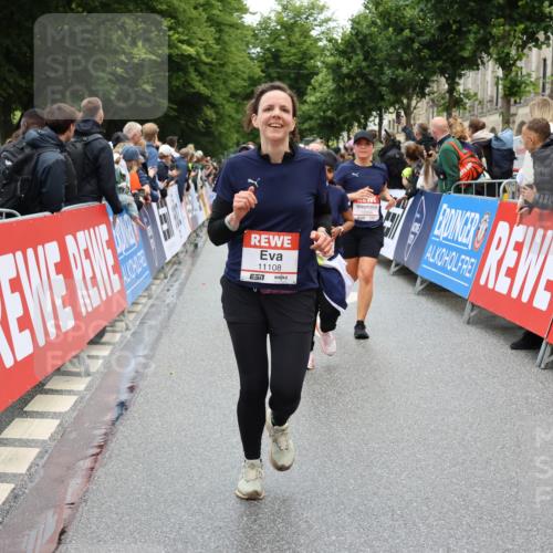 14.06.2026 - REWE Women's Run Strokosch-Dieckow http://msf.ph/oto/9785775 14.06.2026 10:04:18 Ziel 10227, 10276, 10335, 10448, 10476, 10554, 10974, 11037, 11108, 11279, 11333, 11338, 11534 meine-sportfotos.de