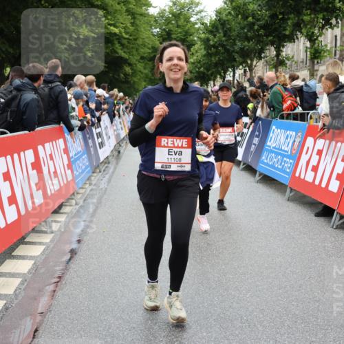 14.06.2026 - REWE Women's Run Strokosch-Dieckow http://msf.ph/oto/9785779 14.06.2026 10:04:18 Ziel 10227, 10276, 10335, 10448, 10476, 10554, 10974, 11037, 11108, 11279, 11333, 11338, 11534 meine-sportfotos.de