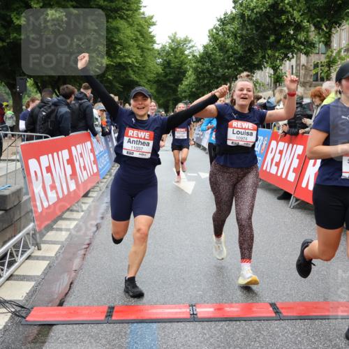14.06.2026 - REWE Women's Run Strokosch-Dieckow http://msf.ph/oto/9785830 14.06.2026 10:04:20 Ziel 10276, 10335, 10448, 10544, 10554, 10974, 11037, 11108, 11279, 11333, 11338, 11534 meine-sportfotos.de