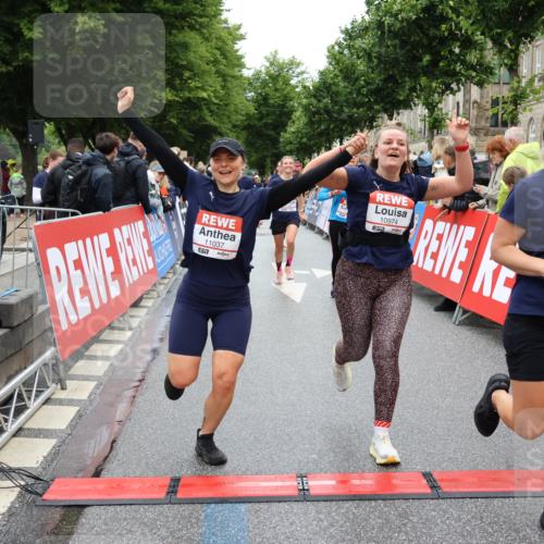 14.06.2026 - REWE Women's Run Strokosch-Dieckow http://msf.ph/oto/9785834 14.06.2026 10:04:20 Ziel 10276, 10335, 10448, 10544, 10554, 10974, 11037, 11108, 11279, 11333, 11338, 11534 meine-sportfotos.de