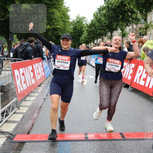 14.06.2026 - REWE Women's Run Strokosch-Dieckow http://msf.ph/oto/9785844 14.06.2026 10:04:20 Ziel 10276, 10335, 10448, 10544, 10554, 10974, 11037, 11108, 11279, 11333, 11338, 11534 meine-sportfotos.de