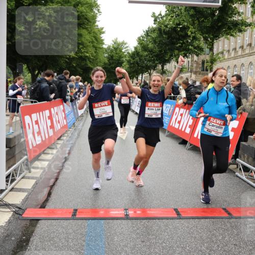 14.06.2026 - REWE Women's Run Strokosch-Dieckow http://msf.ph/oto/9785858 14.06.2026 10:04:22 Ziel 10335, 10544, 10554, 10974, 11037, 11108, 11279, 11338, 11534 meine-sportfotos.de