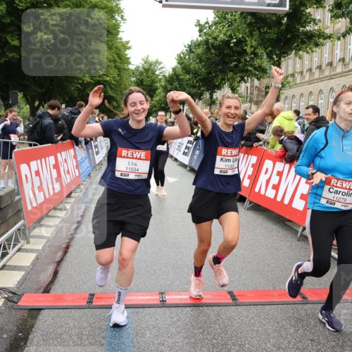 14.06.2026 - REWE Women's Run Strokosch-Dieckow http://msf.ph/oto/9785881 14.06.2026 10:04:22 Ziel 10335, 10544, 10554, 10974, 11037, 11108, 11279, 11338, 11534 meine-sportfotos.de