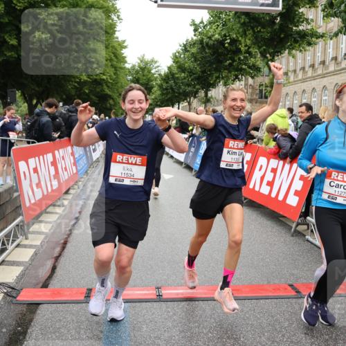 14.06.2026 - REWE Women's Run Strokosch-Dieckow http://msf.ph/oto/9785886 14.06.2026 10:04:22 Ziel 10335, 10544, 10554, 10974, 11037, 11108, 11279, 11338, 11534 meine-sportfotos.de