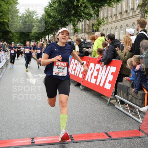 14.06.2026 - REWE Women's Run Strokosch-Dieckow http://msf.ph/oto/9785922 14.06.2026 10:04:27 Ziel 10335, 10544, 10554, 10656, 10660, 10779, 10974, 11037, 11144, 11279, 11338, 11473, 11534 meine-sportfotos.de