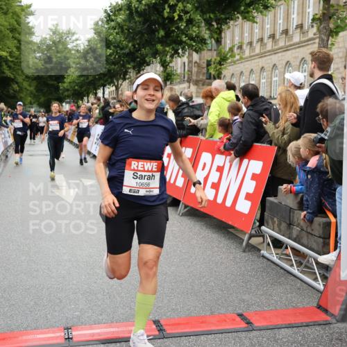 14.06.2026 - REWE Women's Run Strokosch-Dieckow http://msf.ph/oto/9785927 14.06.2026 10:04:27 Ziel 10335, 10544, 10554, 10656, 10660, 10779, 10974, 11037, 11144, 11279, 11338, 11473, 11534 meine-sportfotos.de