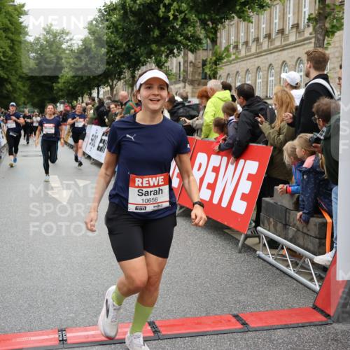 14.06.2026 - REWE Women's Run Strokosch-Dieckow http://msf.ph/oto/9785931 14.06.2026 10:04:27 Ziel 10335, 10544, 10554, 10656, 10660, 10779, 10974, 11037, 11144, 11279, 11338, 11473, 11534 meine-sportfotos.de