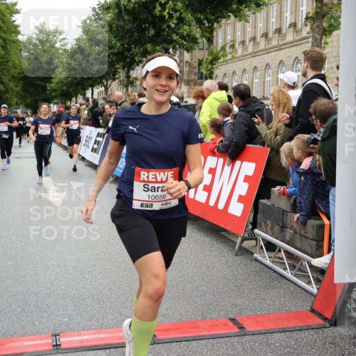 14.06.2026 - REWE Women's Run Strokosch-Dieckow http://msf.ph/oto/9785936 14.06.2026 10:04:27 Ziel 10335, 10544, 10554, 10656, 10660, 10779, 10974, 11037, 11144, 11279, 11338, 11473, 11534 meine-sportfotos.de
