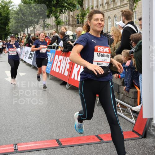 14.06.2026 - REWE Women's Run Strokosch-Dieckow http://msf.ph/oto/9785955 14.06.2026 10:04:29 Ziel 10544, 10656, 10660, 10779, 11144, 11279, 11338, 11473, 11534 meine-sportfotos.de