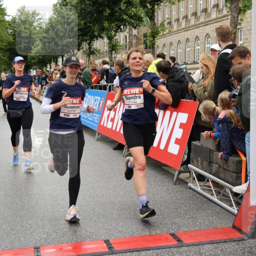 14.06.2026 - REWE Women's Run Strokosch-Dieckow http://msf.ph/oto/9785964 14.06.2026 10:04:30 Ziel 10544, 10656, 10660, 10771, 10779, 11144, 11279, 11338, 11473, 11534 meine-sportfotos.de