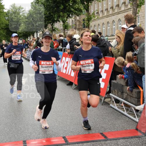14.06.2026 - REWE Women's Run Strokosch-Dieckow http://msf.ph/oto/9785968 14.06.2026 10:04:30 Ziel 10544, 10656, 10660, 10771, 10779, 11144, 11279, 11338, 11473, 11534 meine-sportfotos.de
