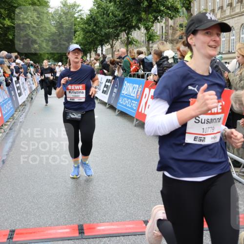 14.06.2026 - REWE Women's Run Strokosch-Dieckow http://msf.ph/oto/9785969 14.06.2026 10:04:31 Ziel 10544, 10656, 10660, 10771, 10779, 11144, 11473 meine-sportfotos.de