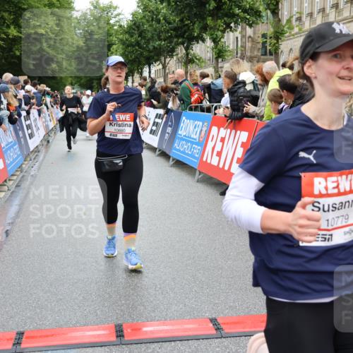 14.06.2026 - REWE Women's Run Strokosch-Dieckow http://msf.ph/oto/9785970 14.06.2026 10:04:31 Ziel 10544, 10656, 10660, 10771, 10779, 11144, 11473 meine-sportfotos.de
