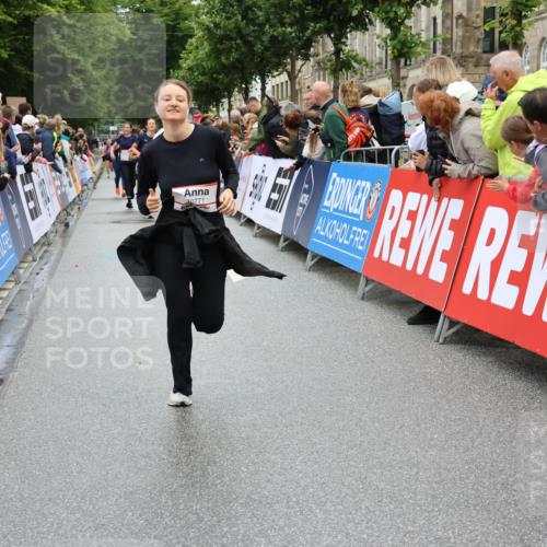 14.06.2026 - REWE Women's Run Strokosch-Dieckow http://msf.ph/oto/9785973 14.06.2026 10:04:34 Ziel 10656, 10660, 10771, 10779, 11118, 11144, 11473 meine-sportfotos.de