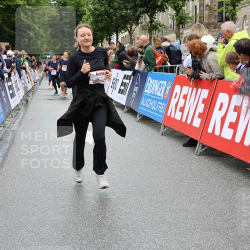 14.06.2026 - REWE Women's Run Strokosch-Dieckow http://msf.ph/oto/9785975 14.06.2026 10:04:34 Ziel 10656, 10660, 10771, 10779, 11118, 11144, 11473 meine-sportfotos.de