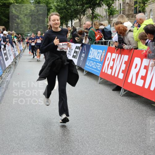 14.06.2026 - REWE Women's Run Strokosch-Dieckow http://msf.ph/oto/9785976 14.06.2026 10:04:34 Ziel 10656, 10660, 10771, 10779, 11118, 11144, 11473 meine-sportfotos.de