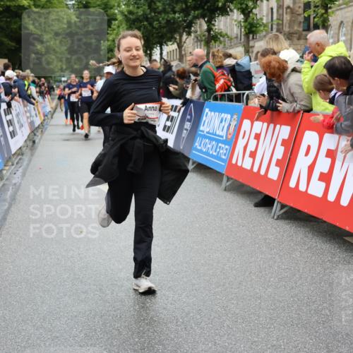 14.06.2026 - REWE Women's Run Strokosch-Dieckow http://msf.ph/oto/9785977 14.06.2026 10:04:34 Ziel 10656, 10660, 10771, 10779, 11118, 11144, 11473 meine-sportfotos.de