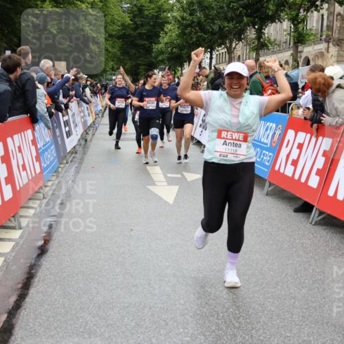 14.06.2026 - REWE Women's Run Strokosch-Dieckow http://msf.ph/oto/9785979 14.06.2026 10:04:36 Ziel 10486, 10660, 10771, 10779, 11002, 11118, 11144, 11187, 11473 meine-sportfotos.de