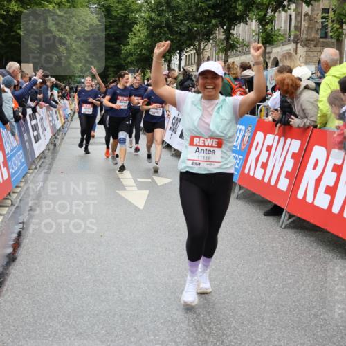 14.06.2026 - REWE Women's Run Strokosch-Dieckow http://msf.ph/oto/9785981 14.06.2026 10:04:36 Ziel 10486, 10660, 10771, 10779, 11002, 11118, 11144, 11187, 11473 meine-sportfotos.de