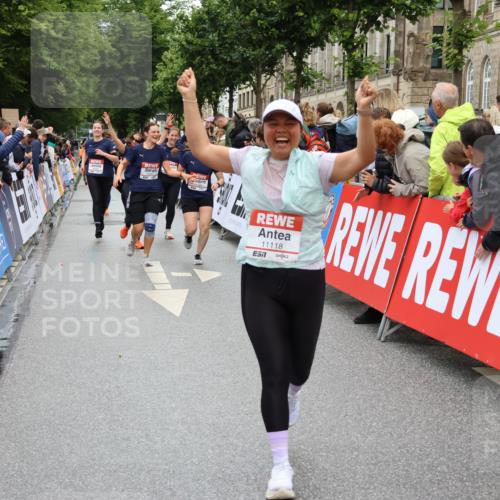 14.06.2026 - REWE Women's Run Strokosch-Dieckow http://msf.ph/oto/9785983 14.06.2026 10:04:36 Ziel 10486, 10660, 10771, 10779, 11002, 11118, 11144, 11187, 11473 meine-sportfotos.de