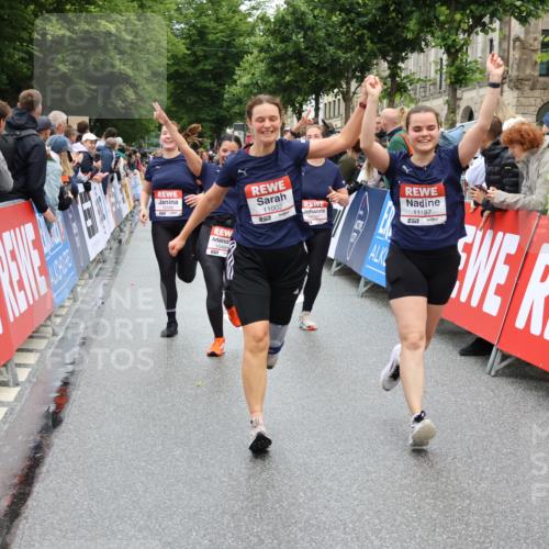 14.06.2026 - REWE Women's Run Strokosch-Dieckow http://msf.ph/oto/9785989 14.06.2026 10:04:39 Ziel 10486, 10660, 10771, 10787, 10788, 11002, 11068, 11118, 11187 meine-sportfotos.de