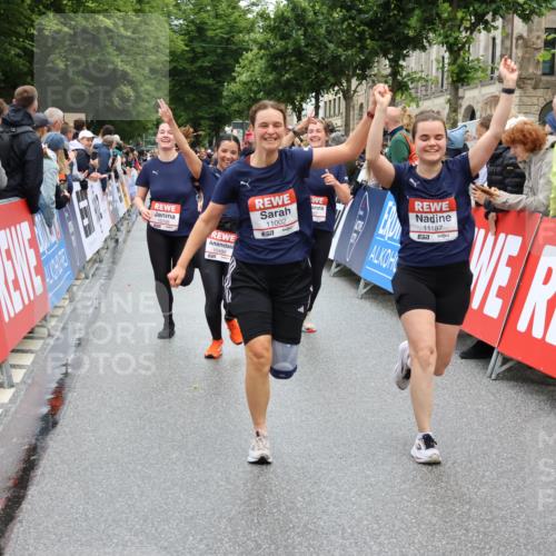 14.06.2026 - REWE Women's Run Strokosch-Dieckow http://msf.ph/oto/9785990 14.06.2026 10:04:39 Ziel 10486, 10660, 10771, 10787, 10788, 11002, 11068, 11118, 11187 meine-sportfotos.de
