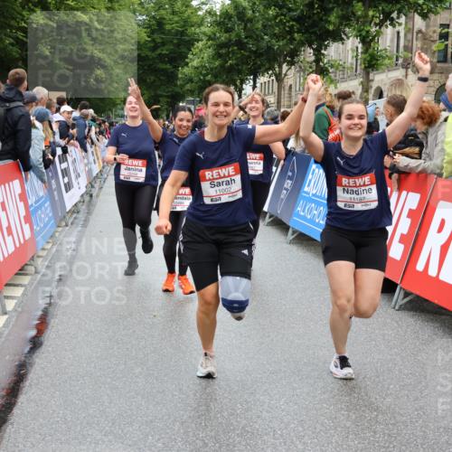 14.06.2026 - REWE Women's Run Strokosch-Dieckow http://msf.ph/oto/9785991 14.06.2026 10:04:39 Ziel 10486, 10660, 10771, 10787, 10788, 11002, 11068, 11118, 11187 meine-sportfotos.de
