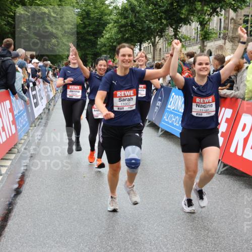 14.06.2026 - REWE Women's Run Strokosch-Dieckow http://msf.ph/oto/9785992 14.06.2026 10:04:39 Ziel 10486, 10660, 10771, 10787, 10788, 11002, 11068, 11118, 11187 meine-sportfotos.de