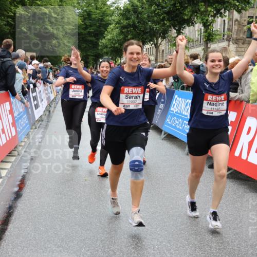 14.06.2026 - REWE Women's Run Strokosch-Dieckow http://msf.ph/oto/9785993 14.06.2026 10:04:39 Ziel 10486, 10660, 10771, 10787, 10788, 11002, 11068, 11118, 11187 meine-sportfotos.de