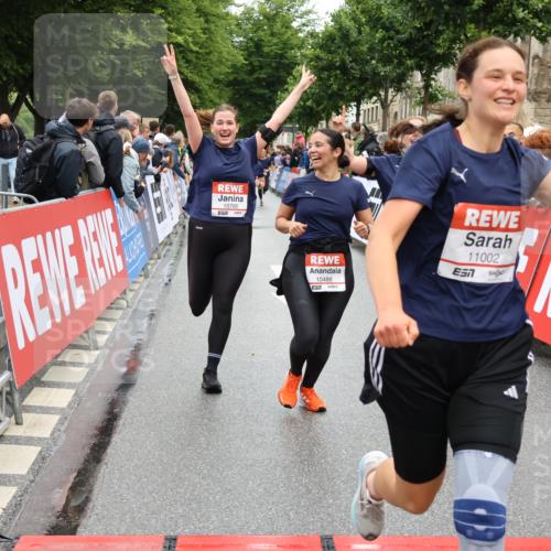 14.06.2026 - REWE Women's Run Strokosch-Dieckow http://msf.ph/oto/9785994 14.06.2026 10:04:40 Ziel 10486, 10771, 10787, 10788, 11002, 11068, 11118, 11187 meine-sportfotos.de
